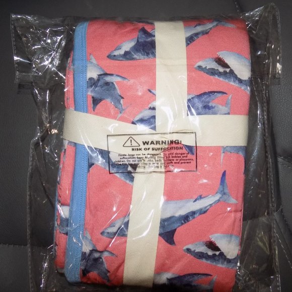 LITTLE BUM BUMS LBB JAWS DROPPING BUM BUM BLANKET - Picture 3 of 3